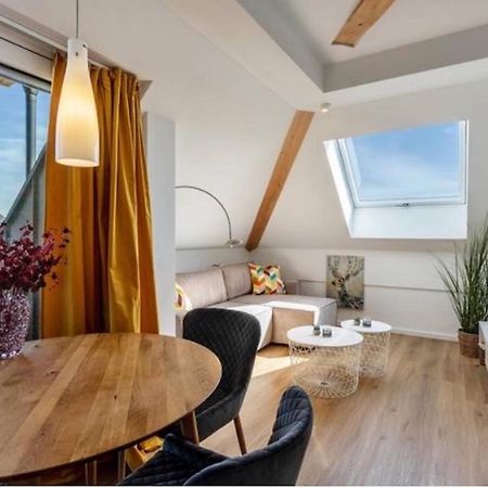 Terralpin Apartments - Charmante Dg Wohnung Mit Balkon Bruckmuhl Bagian luar foto