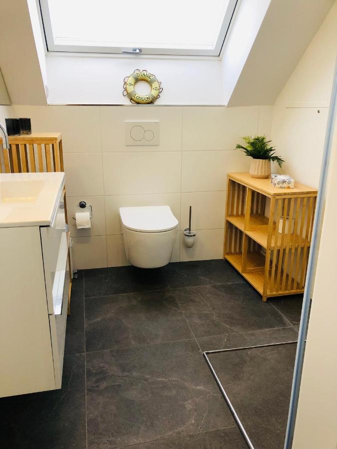 Terralpin Apartments - Charmante Dg Wohnung Mit Balkon Bruckmuhl Bagian luar foto